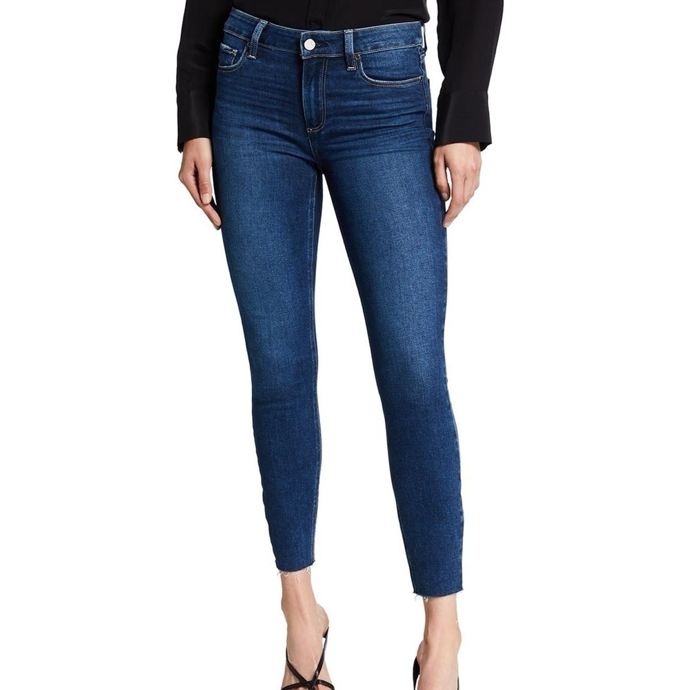 642 - Paige NWOT Dark Blue Cropped Jeans Size 28